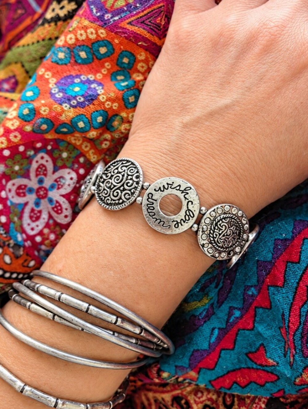 Silver-Tone Hope Wish Love Dream Stretch Bracelet – Estate Jewelry Coin Style 8"